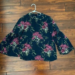 EUC Loft Bell Sleeve Top